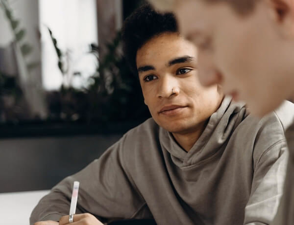 Jak chronić się przed oszustwami inwestycyjnymi - Kompletny przewodnik